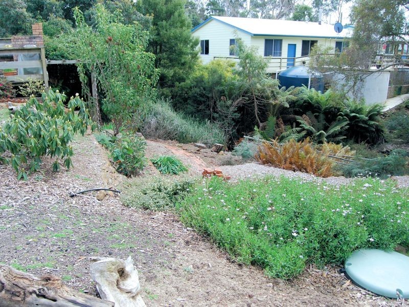 9-11 Banksia Avenue, Sisters Beach TAS 7321