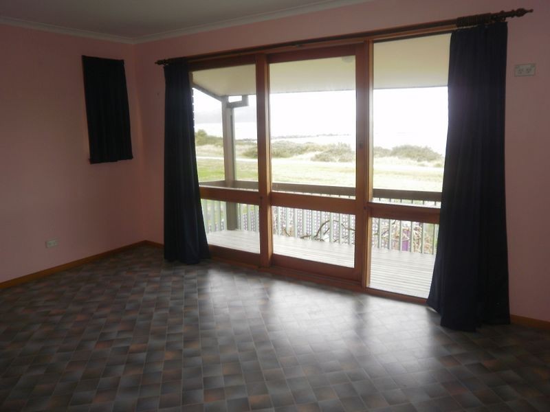 42 Old Bass Highway, Wynyard TAS 7325