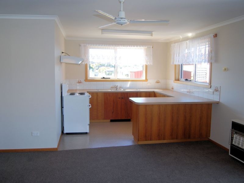 8/31 Saunders Street, Wynyard TAS 7325