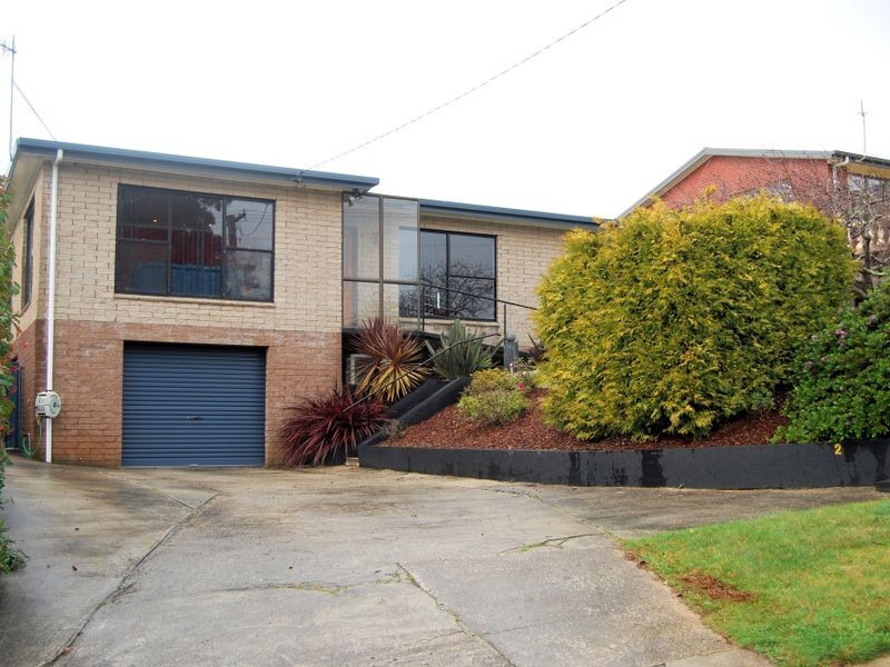 2 Oonah Crescent, Somerset TAS 7322