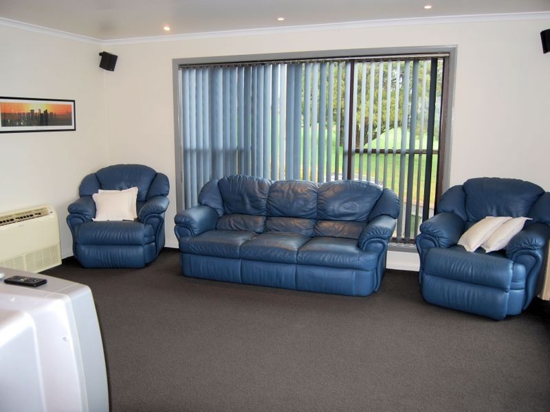2 Oonah Crescent, Somerset TAS 7322