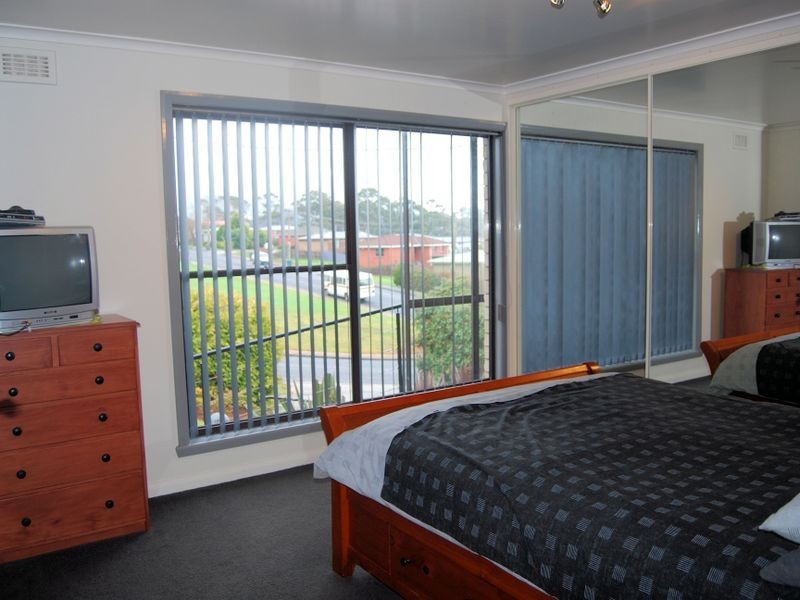 2 Oonah Crescent, Somerset TAS 7322