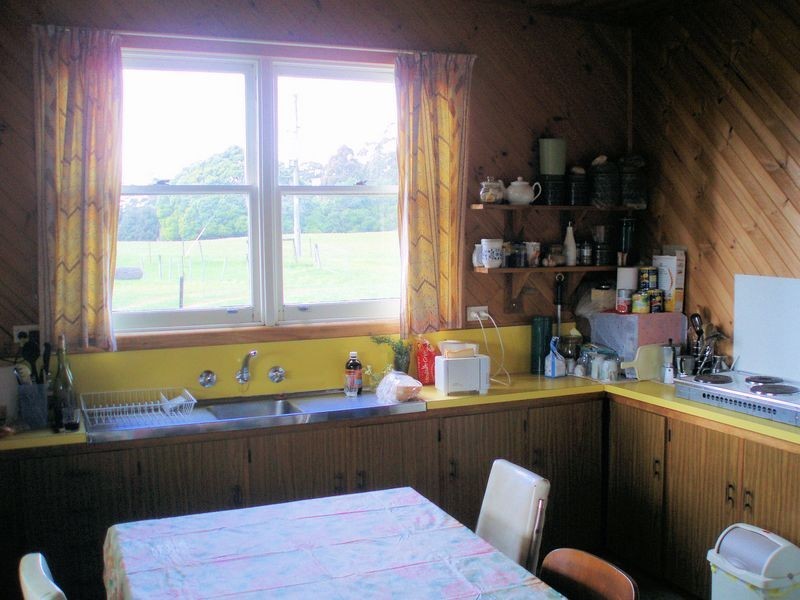 260 Ten Foot Track, Preolenna TAS 7325