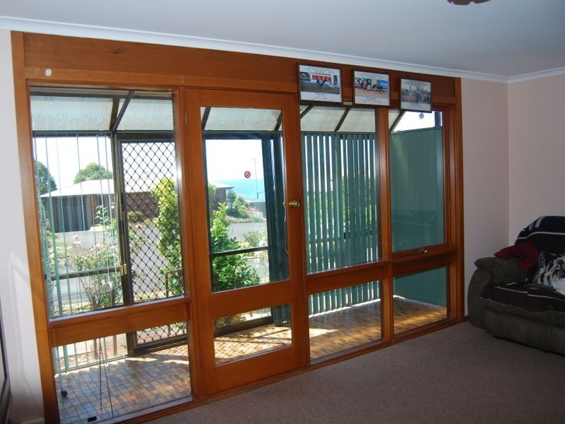 2/63a Pelissier Street, Somerset TAS 7322