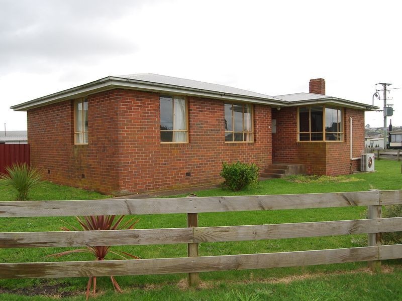 16 Hellyer Street, Smithton TAS 7330