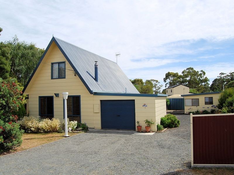 39 Irbys Circus, Sisters Beach TAS 7321