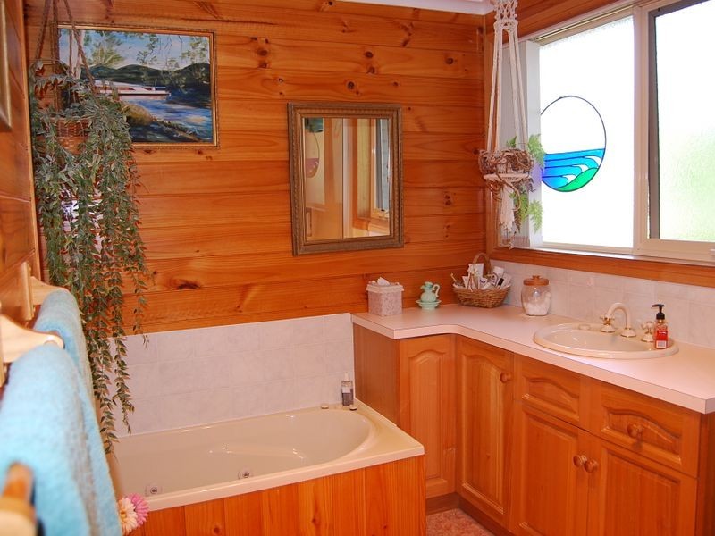 8 East Boulevard, Sisters Beach TAS 7321