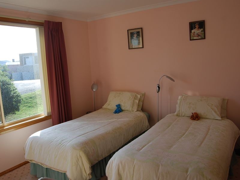 8 East Boulevard, Sisters Beach TAS 7321
