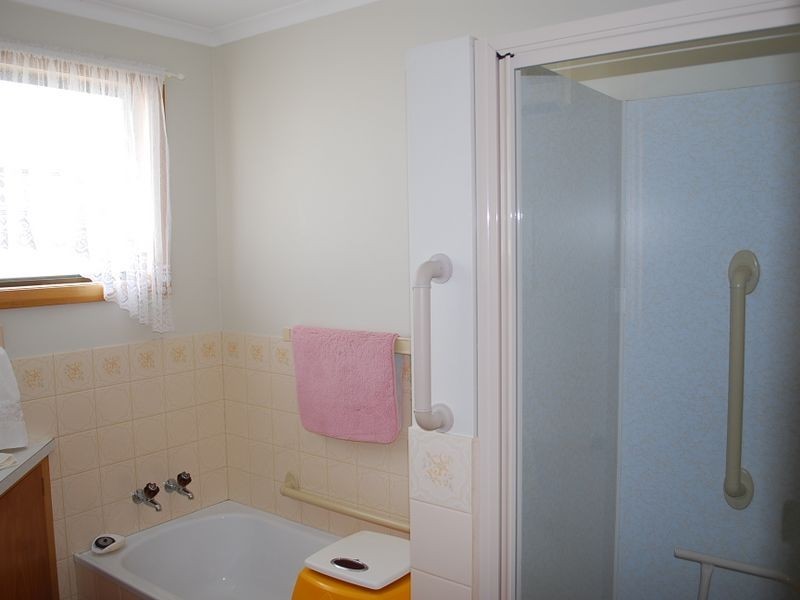 2/16B West Jenner, Wynyard TAS 7325