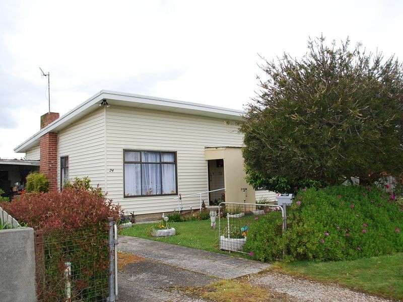 24 McArthur Street, Wynyard TAS 7325