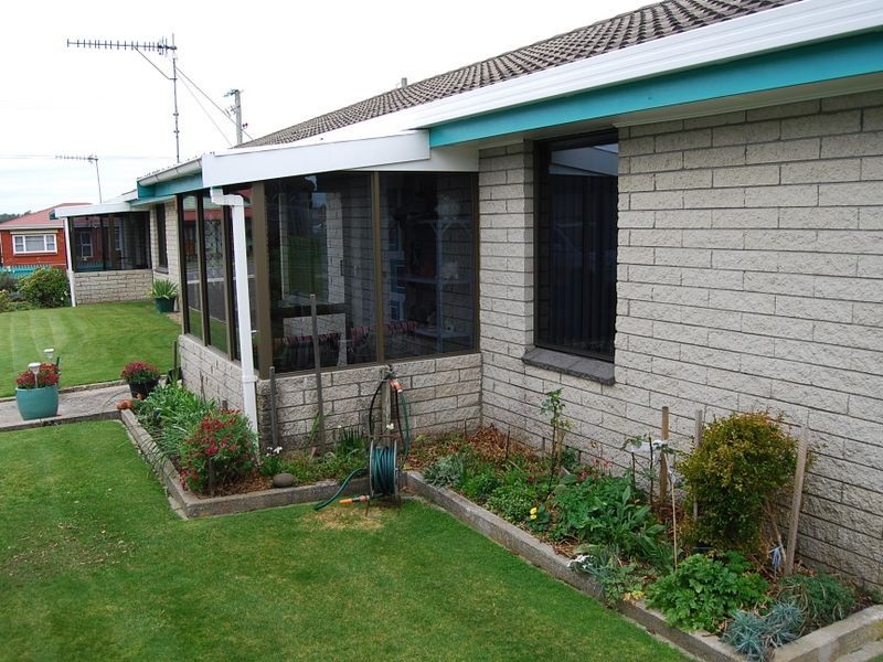 2/44A Saunders Street, Wynyard TAS 7325