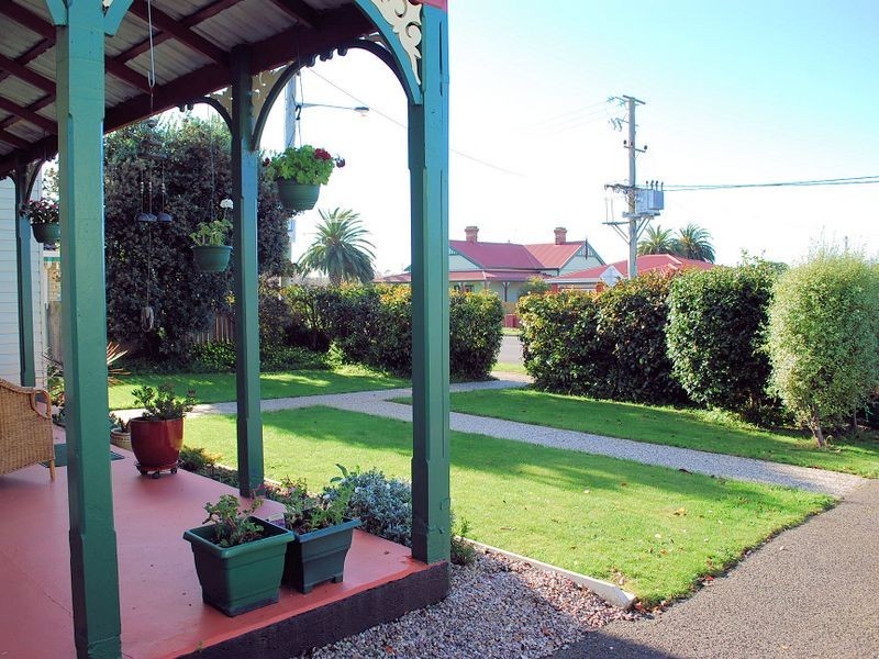 42 Saunders Street, Wynyard TAS 7325