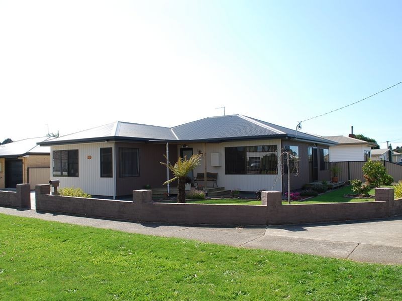 1/57a Saunders Street, Wynyard TAS 7325