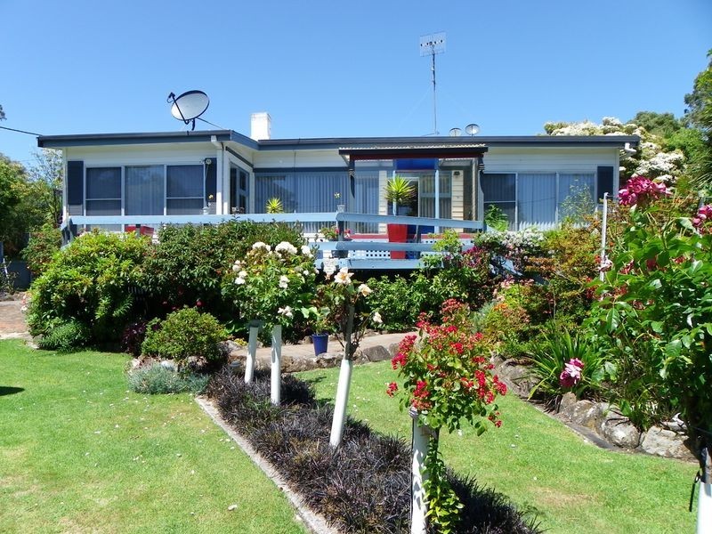 2 Pine Street, Sisters Beach TAS 7321