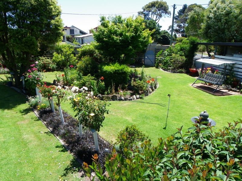 2 Pine Street, Sisters Beach TAS 7321