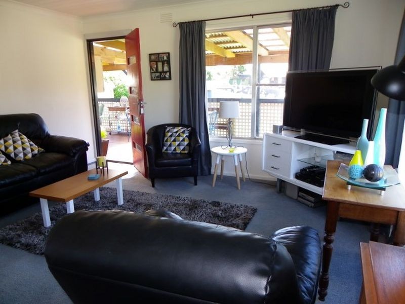 4 Kenelm Avenue, Sisters Beach TAS 7321