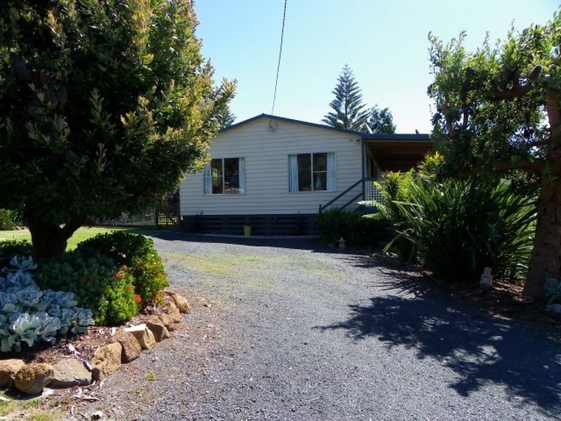 4 Kenelm Avenue, Sisters Beach TAS 7321