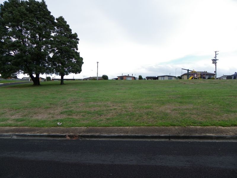 9 Oonah Crescent, Somerset TAS 7322