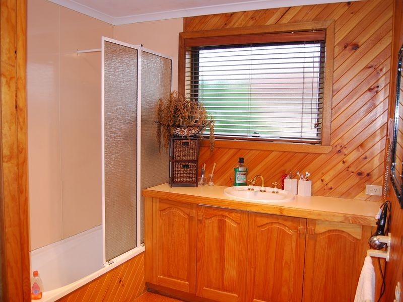 122a Inglis Street, Wynyard TAS 7325