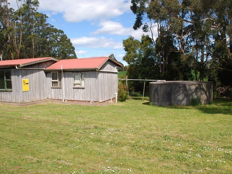18005 Bass Highway, Sisters Creek TAS 7325