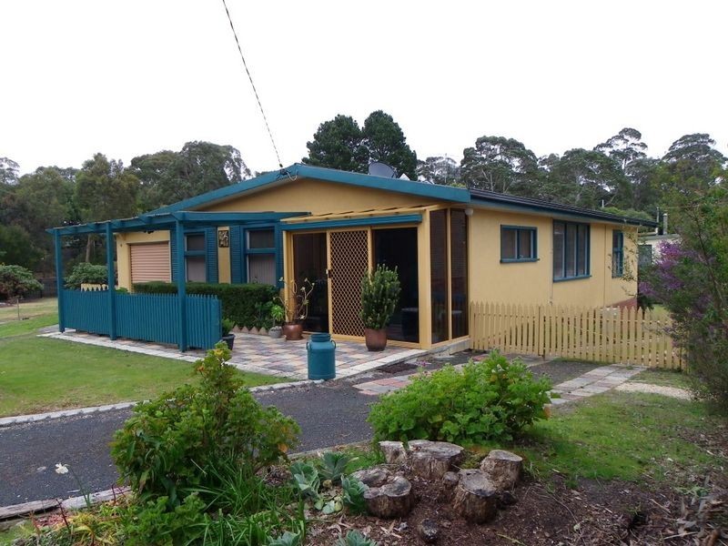 4 Honeysuckle Avenue, Sisters Beach TAS 7321