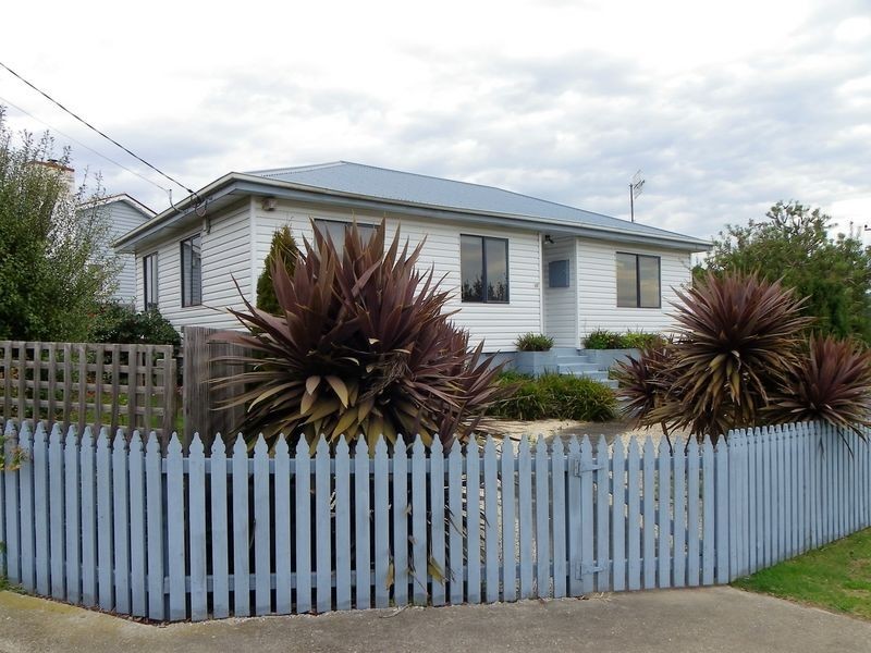 66 Simpson Street, Somerset TAS 7322