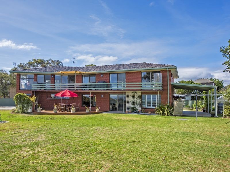 66 Old Bass Highway, Wynyard TAS 7325