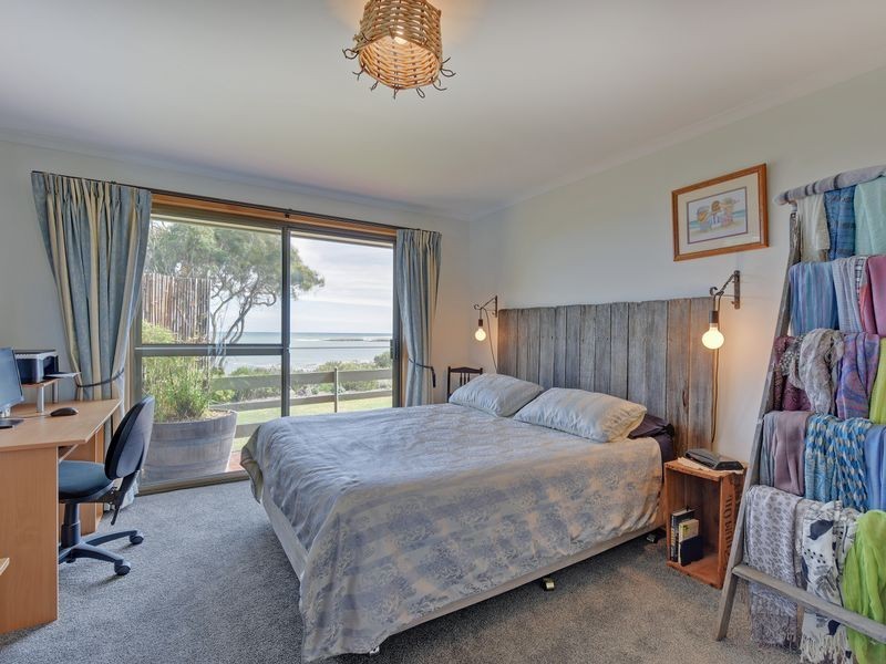 66 Old Bass Highway, Wynyard TAS 7325