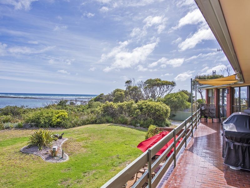 66 Old Bass Highway, Wynyard TAS 7325