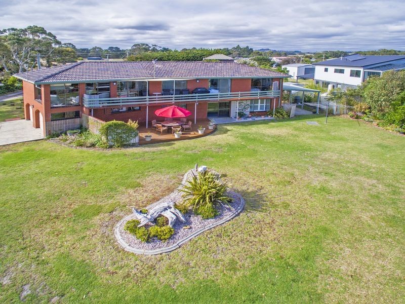 66 Old Bass Highway, Wynyard TAS 7325