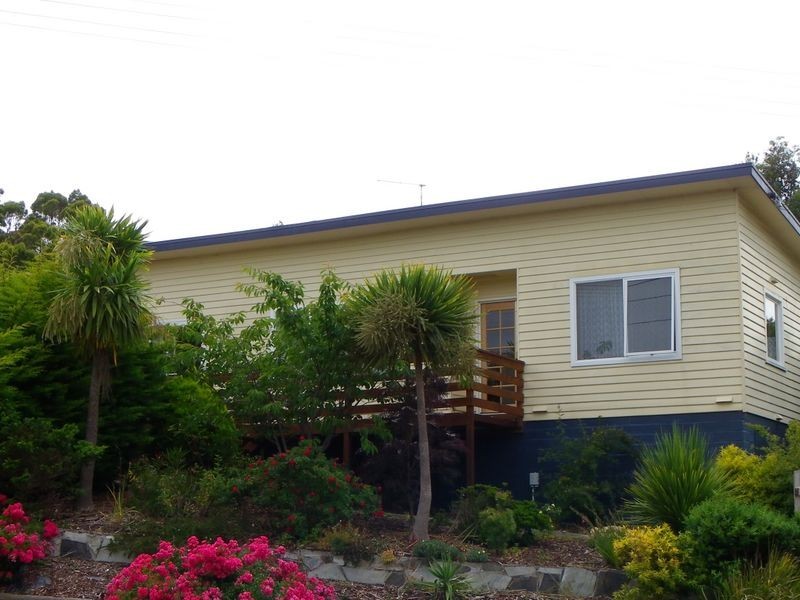 6 Old Cam Road, Somerset TAS 7322