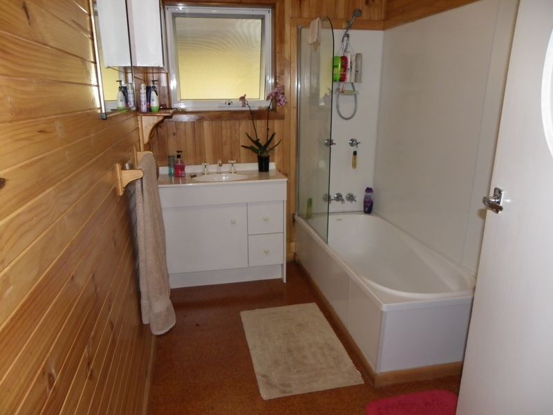 6 Old Cam Road, Somerset TAS 7322