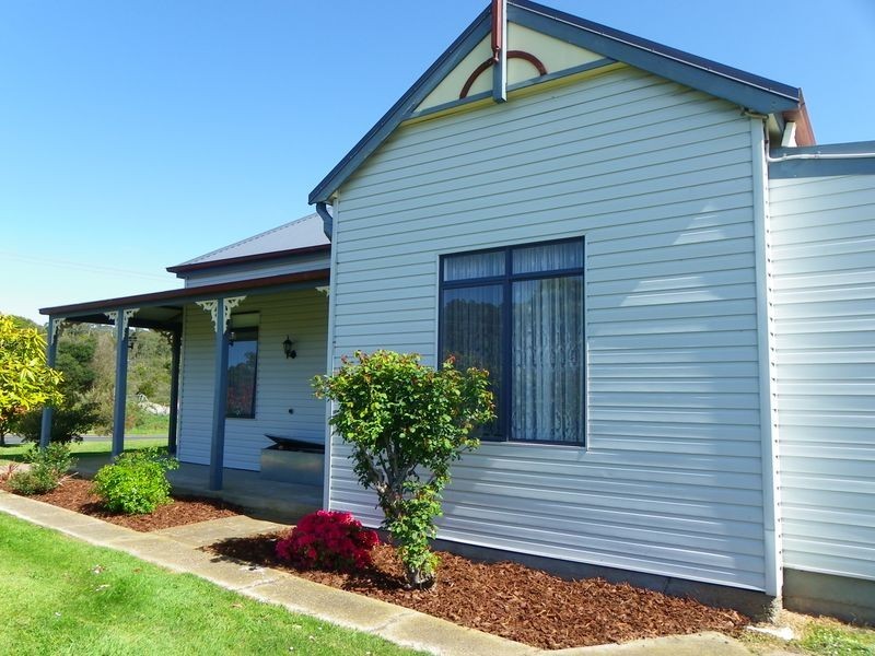 17566 Bass Highway, Boat Harbour TAS 7321