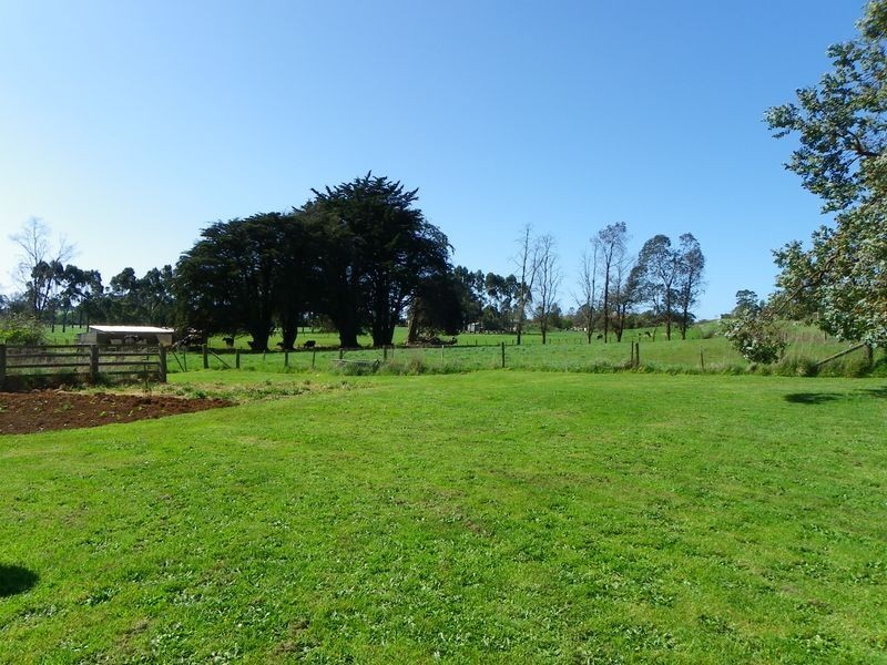 17566 Bass Highway, Boat Harbour TAS 7321