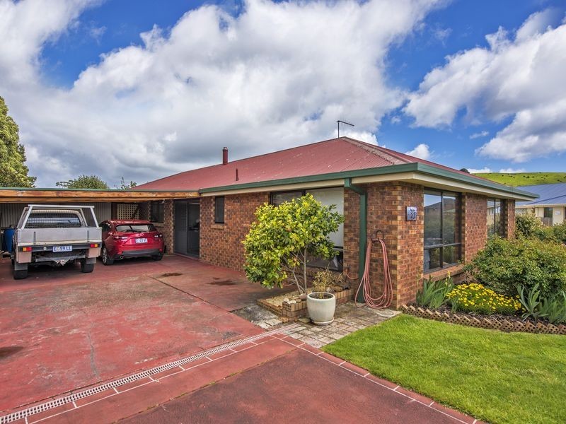 33 Freestone Crescent, Wynyard TAS 7325