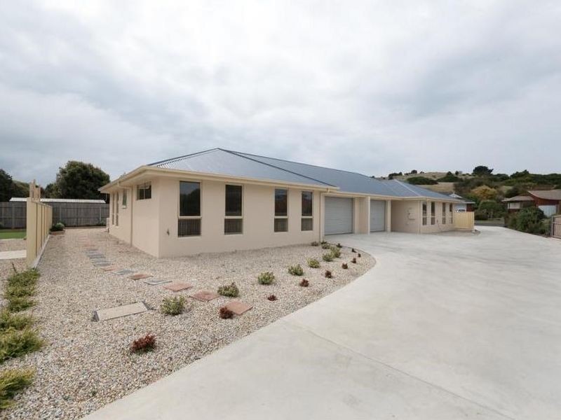 Unit 2/29 Freestone Crescent, Wynyard TAS 7325