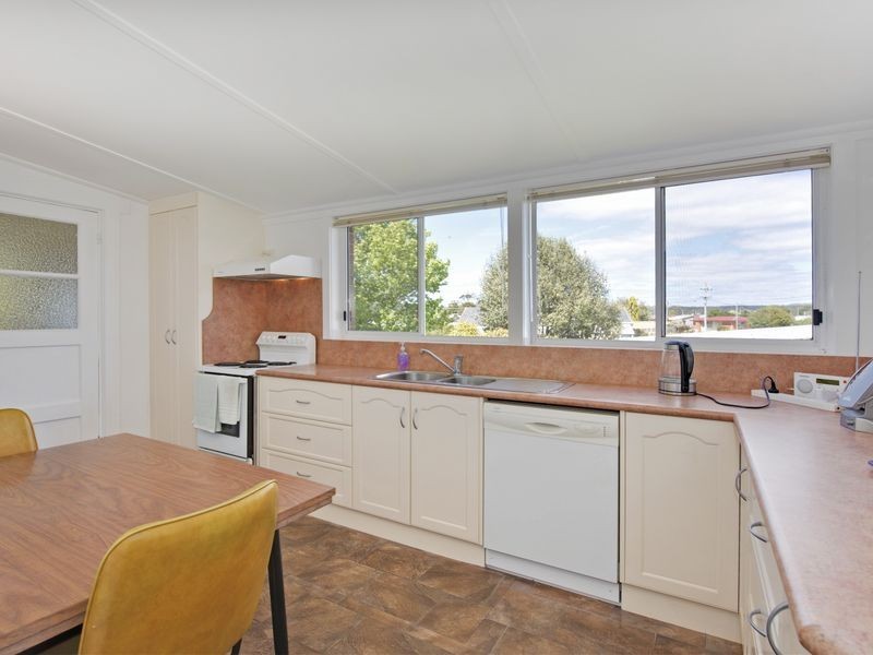 21 Old Bass Highway, Wynyard TAS 7325