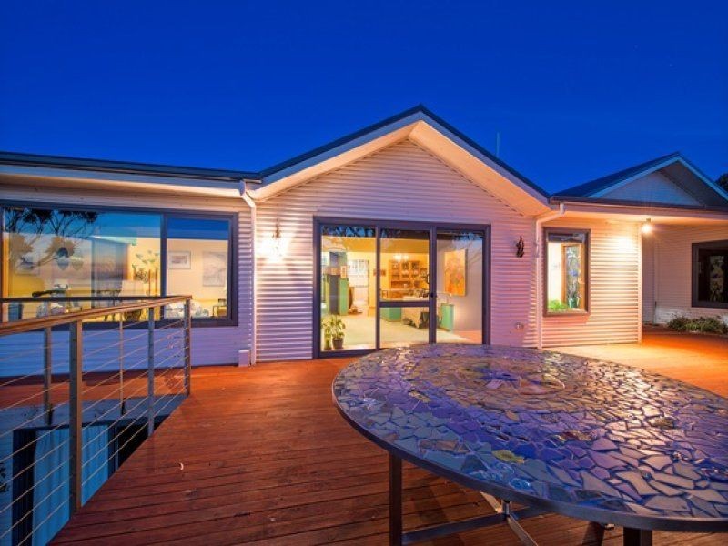 494 Tollymore Road, Table Cape TAS 7325
