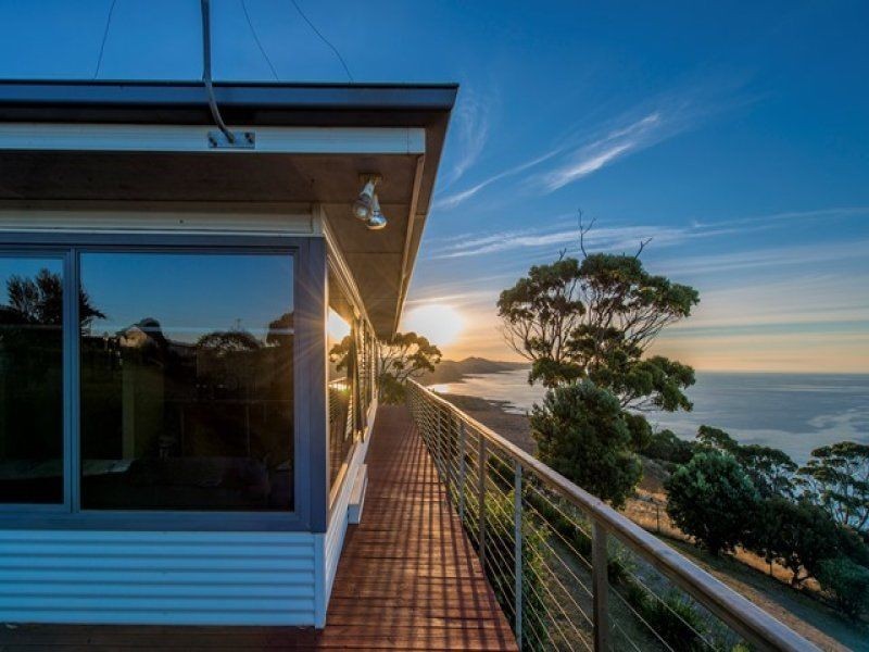 494 Tollymore Road, Table Cape TAS 7325