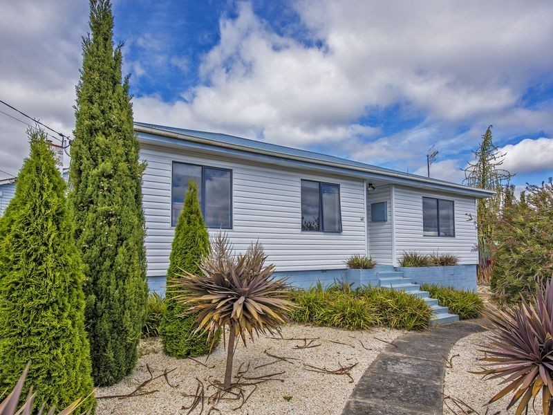 66 Simpson Street, Somerset TAS 7322