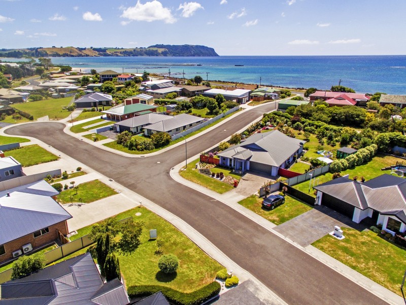 2 Bluewater Crescent, Wynyard TAS 7325