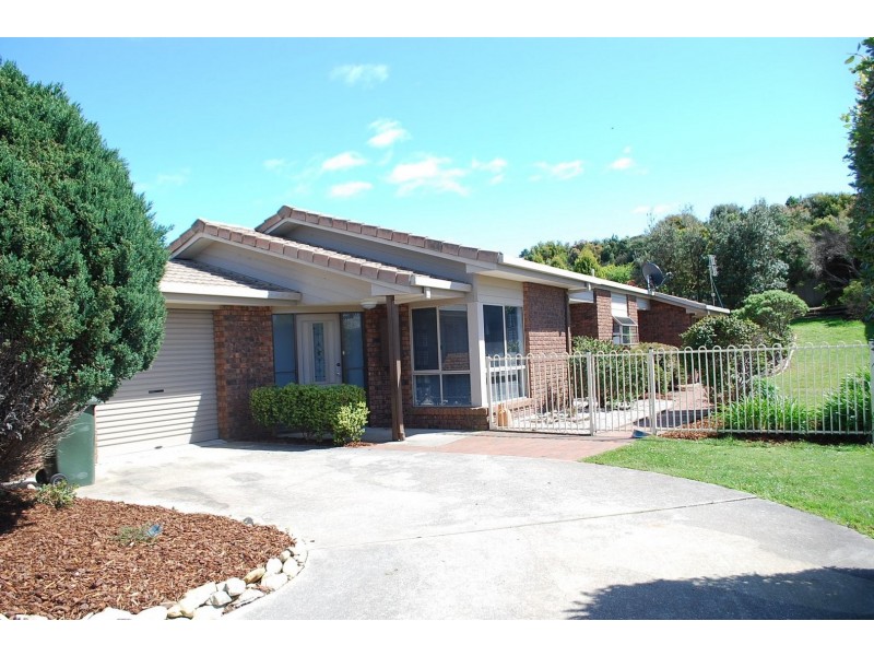 16 Freestone Crescent, Wynyard TAS 7325