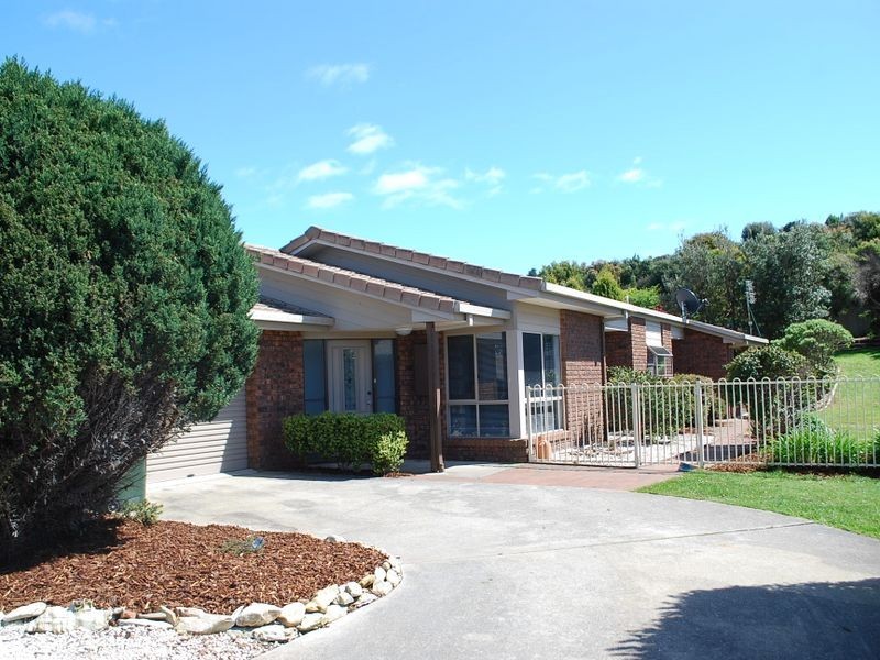 16 Freestone Crescent, Wynyard TAS 7325