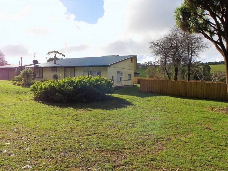 16796 Bass Highway, Flowerdale TAS 7325