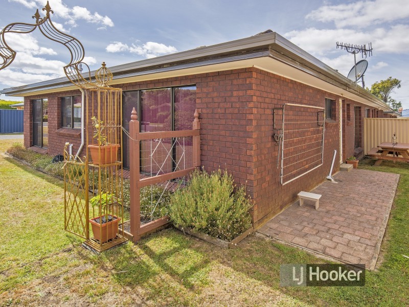 Unit 1/11 Freestone Crescent, Wynyard TAS 7325