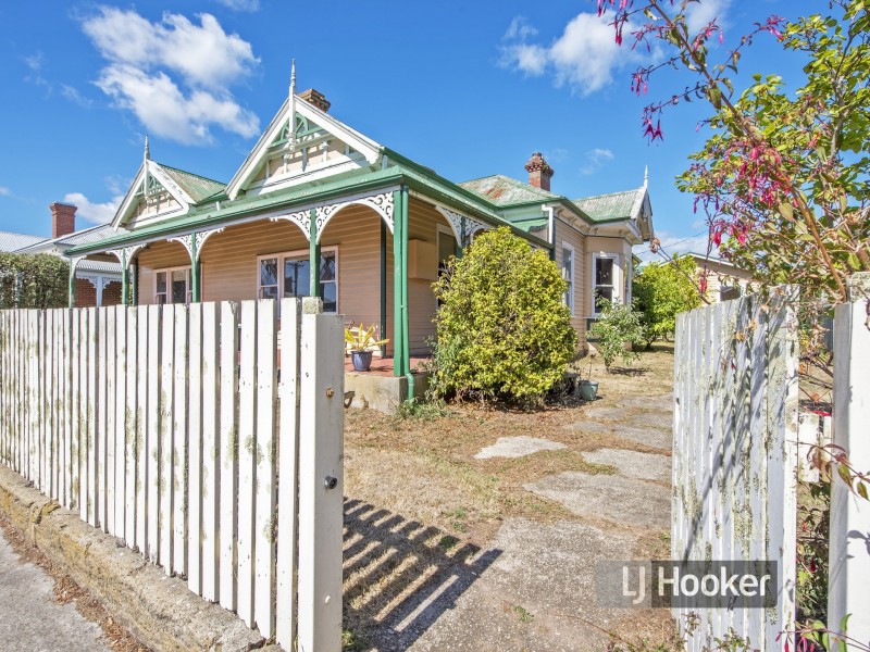 24 Moore Street, Wynyard TAS 7325