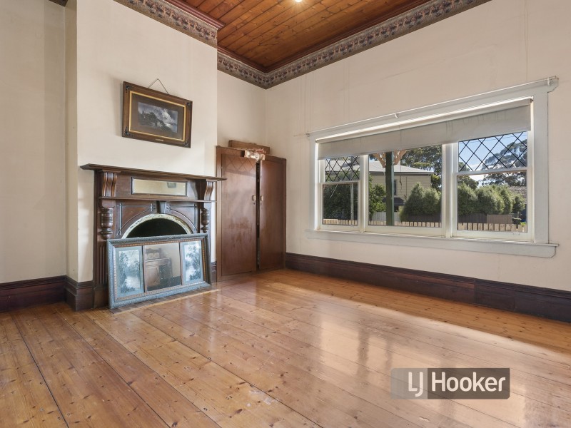 24 Moore Street, Wynyard TAS 7325