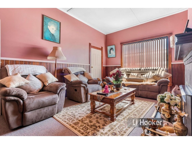 5 Evans Street, Cooee TAS 7320