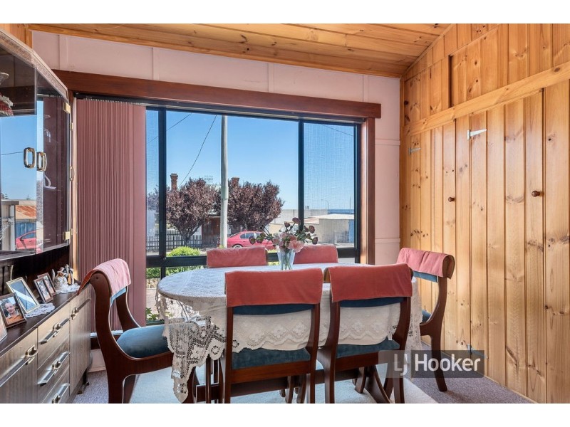 5 Evans Street, Cooee TAS 7320