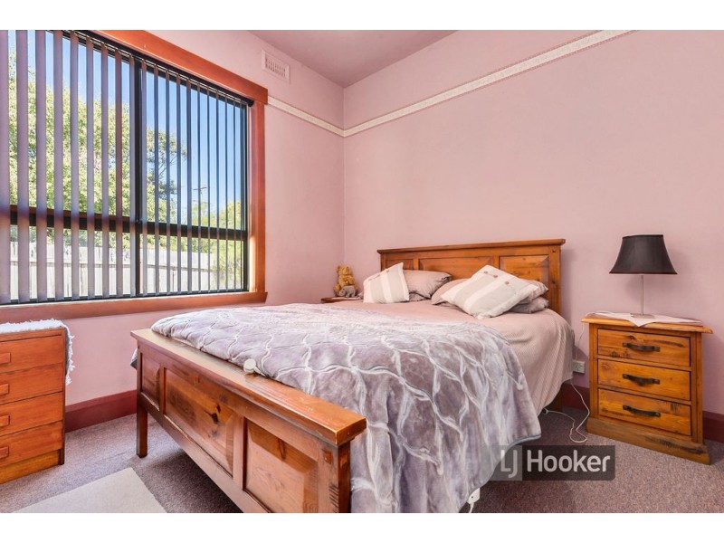 5 Evans Street, Cooee TAS 7320